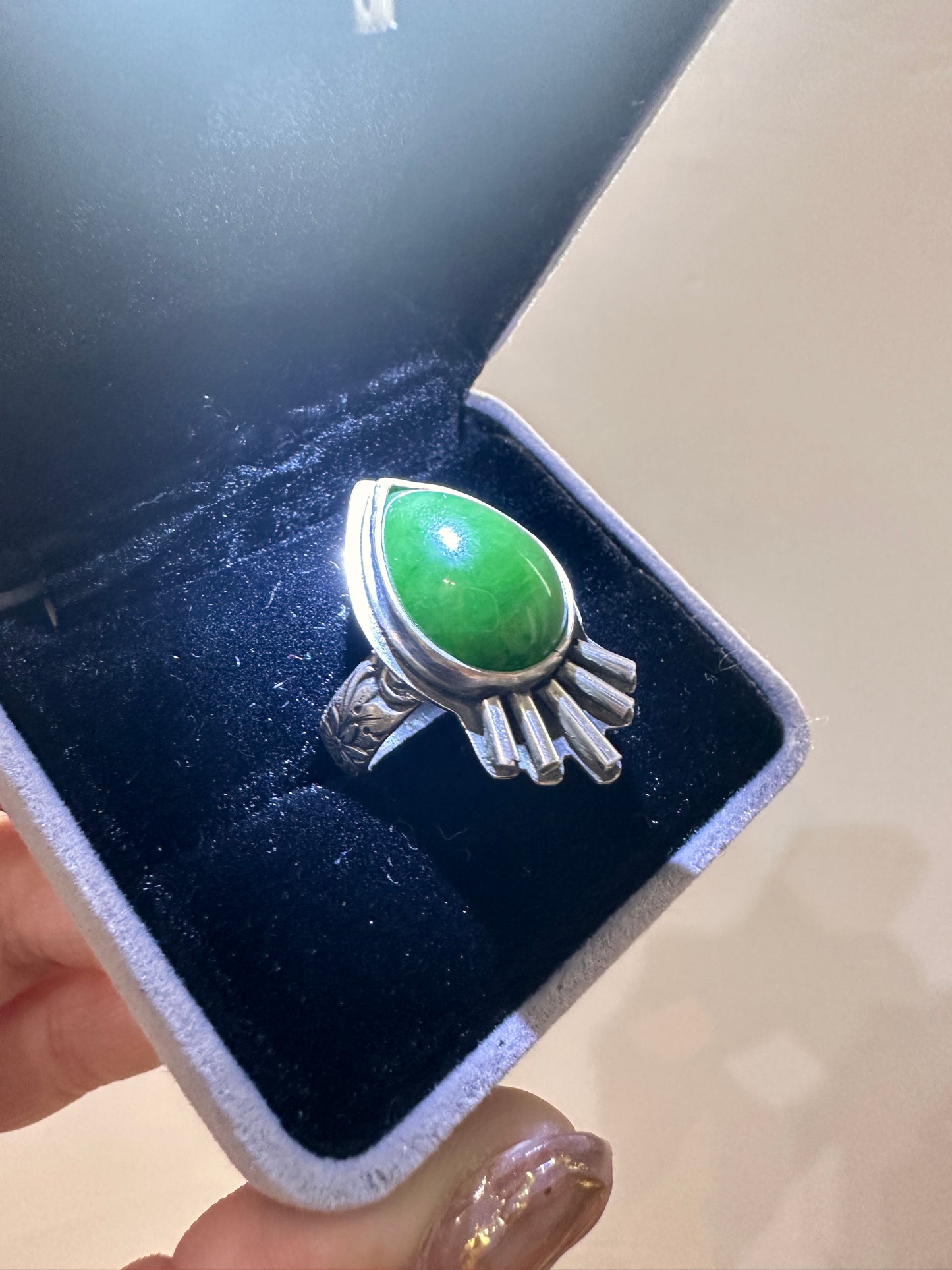 Dark green Jade sterling silver ring (Size 8)