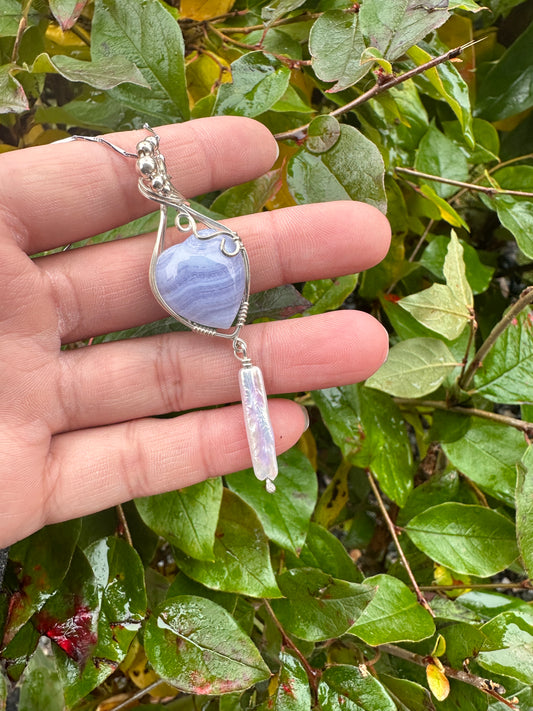 Blue lace agate with freshwater pearl